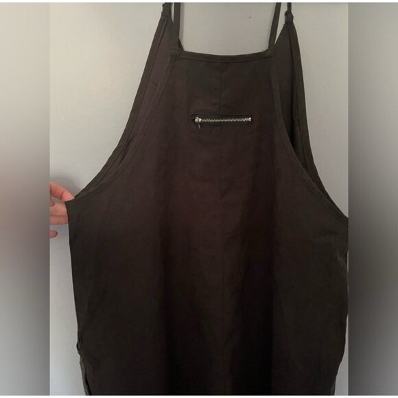 Women’s Suede-Like Black Jumpsuit Size Medium – Fashionable One-Piece VG - Picture 2 of 4